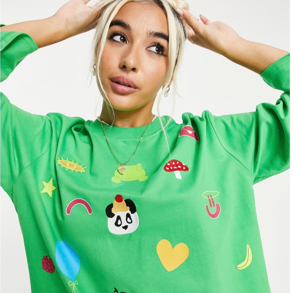 ASOS Nativeā Youth Oversized Green Sweatshirt Fox Panda Embroidery Adult Small